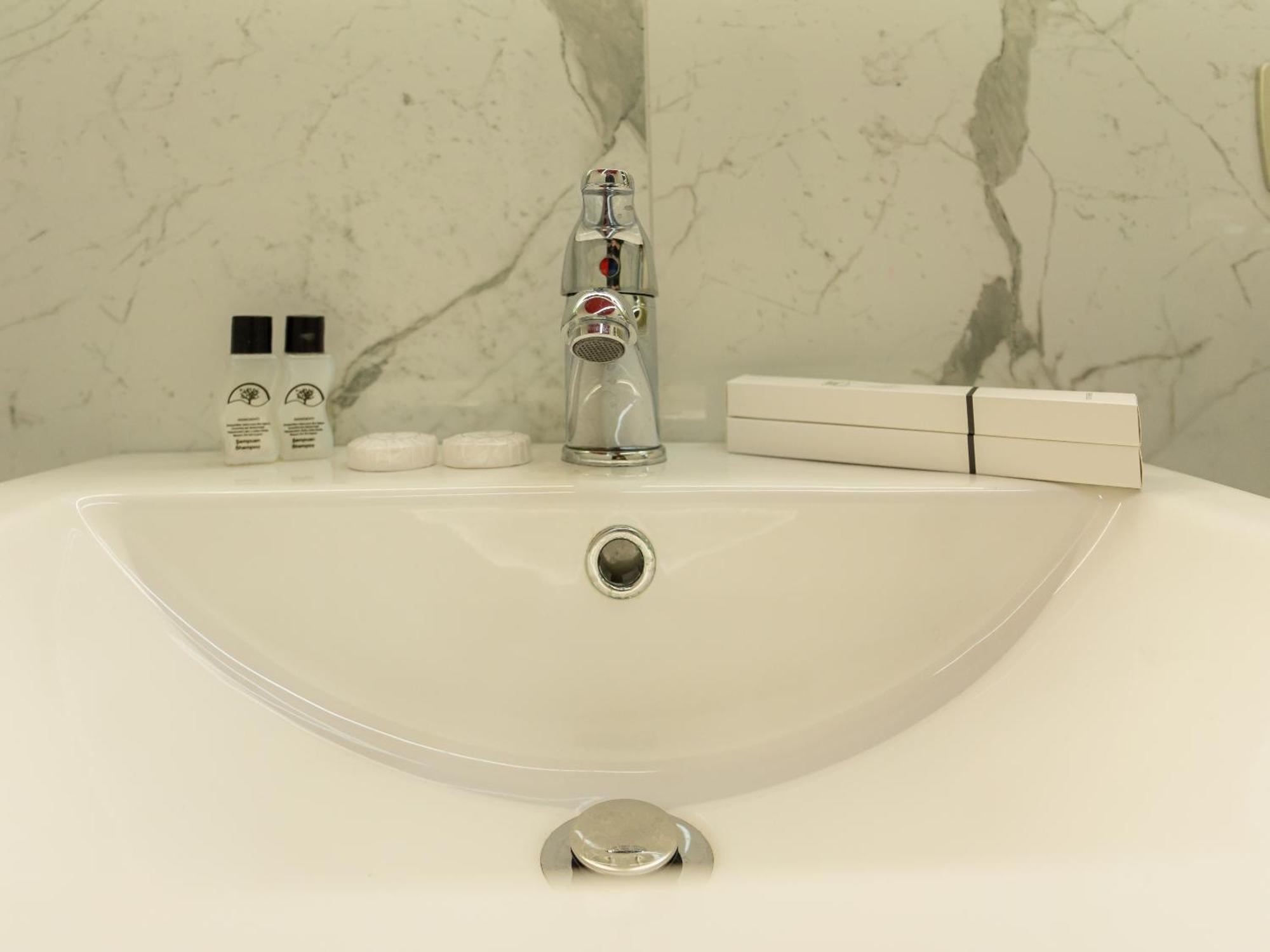 Alko Hotel Шкодер Экстерьер фото